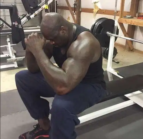 体坛顶级运动员肌肉多夸张泰森脖子粗如水桶卡洛斯大腿比腰粗
