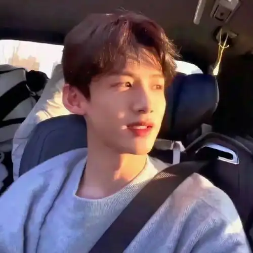 头像小白,每段青春都会苍老但我希望记忆里的你一直都好.
