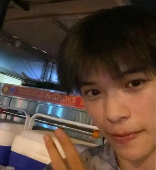 订单火爆,浙江18岁少年发现赚钱新赛道这样摆地摊,月入三四万
