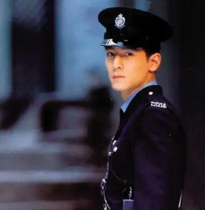 头像往事不要再提,人生已多风雨
