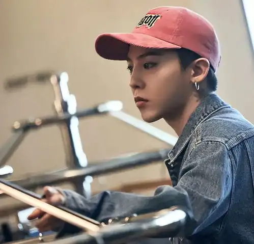 bigbang今日回归,杨颖化身迷妹贴身热舞,杜海涛激动到下跪
