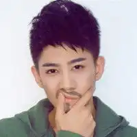 思夜网主页上面的女孩子的照片是真的吗
