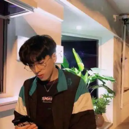 引人注目的男生头像,清新系的小哥哥一看就喜欢
