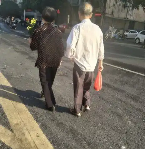 70岁后,老夫妻是不是就不用过夫妻生活了
