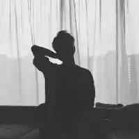 失恋qq头像男生男生黑白失恋用的qq头像
