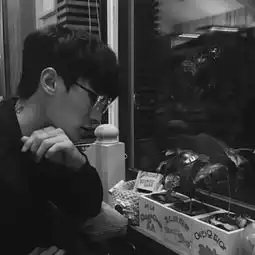 最新非主流男生系列头像男生简介系列qq头像
