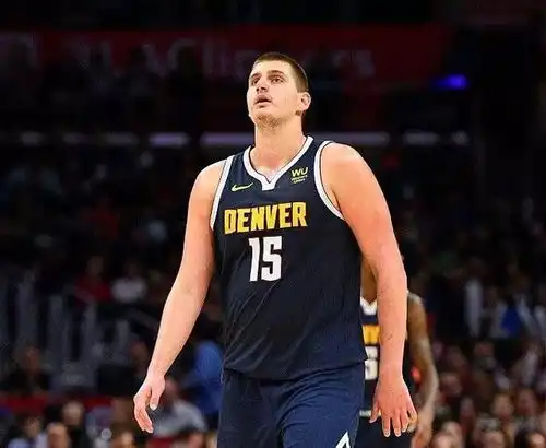 这个胖子凭什么能打nba,还这么强
