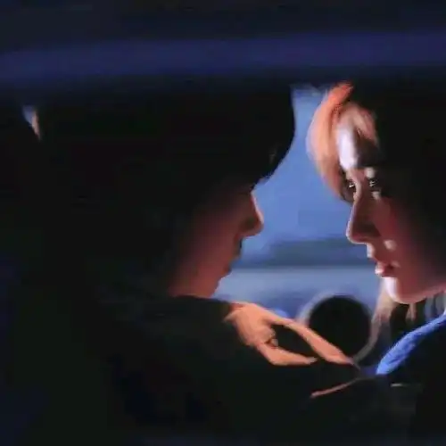 头像可以用很久的超甜情侣情头
