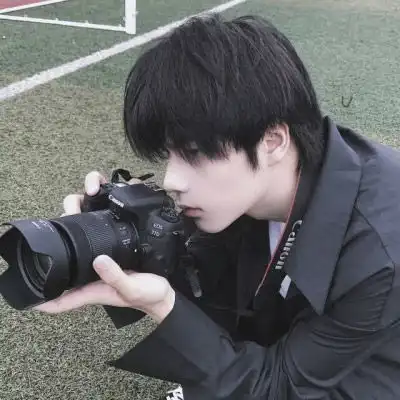 男生头像帅气阳光干净
