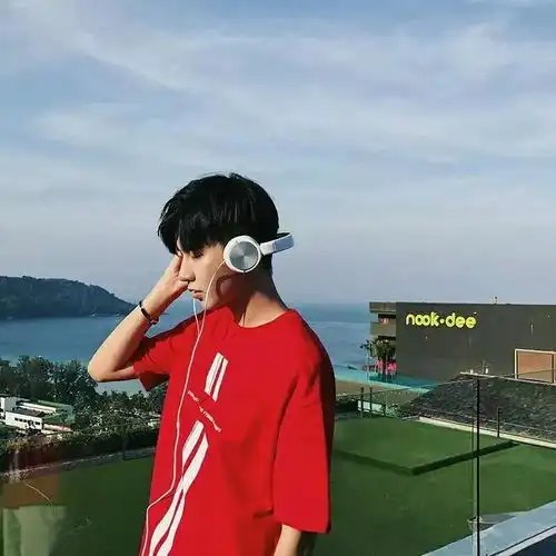 个性男生头像听到喜欢的人谈恋爱是什么心情
