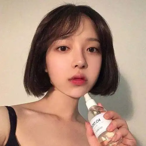 黑色头发的女生,弄哪种发型最好看
