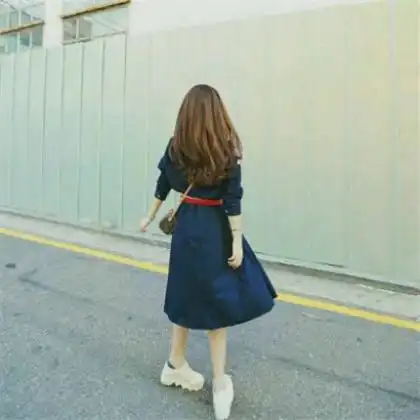 女生背影霸气头像超拽轻狂,瞧把你迷成那熊样
