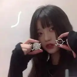 头像你看自由这个词长得就像条条框框
