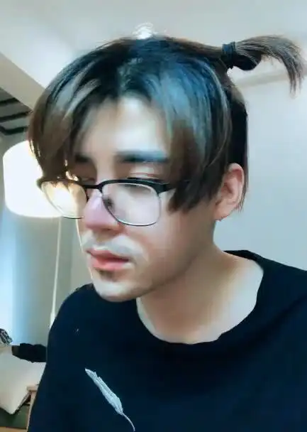 傻哥哥不修边幅一脸络腮胡,忽秒变男神,惹网友沸腾金城武来了
