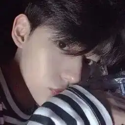 时尚超酷的男生潮流风格引领时尚
