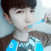 个性超拽的男生qq头像悟空有着好看的豹纹和钢管
