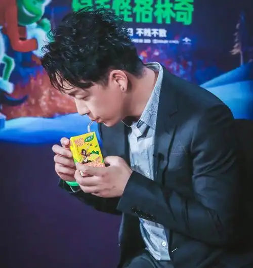 潘粤明长胖罪魁祸首大揭秘男明星终究逃不脱中年发福的魔咒
