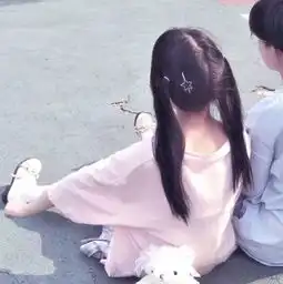 情侣头像丨本不想多依赖你只是没有你的日子太难熬
