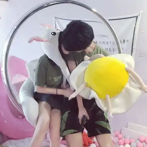 情侣头像一男一女
