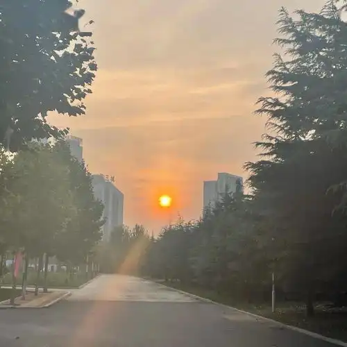 落日余晖映晚霞我的滨医,明天依旧爱你