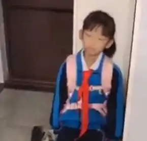 男子为当榜一大哥,给女主播打赏几万元,被发现后,反将妻子暴打
