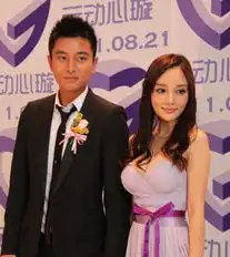 李小璐否认隆胸盘点变性感的清纯女星
