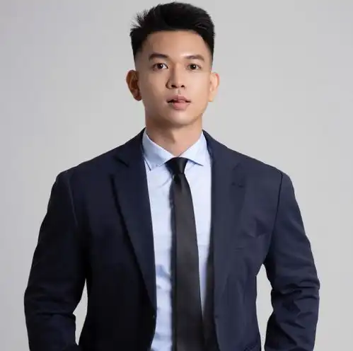 适合正装男剪的3款发型,干净利落,谁剪谁帅气

