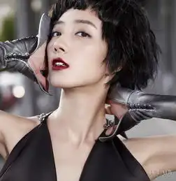 清纯女星齐换妆朴信惠魅惑烟熏气场足
