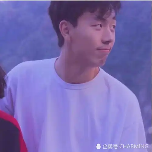 再给你一次机会,你还会选择隔着屏幕爱上一个人吗
