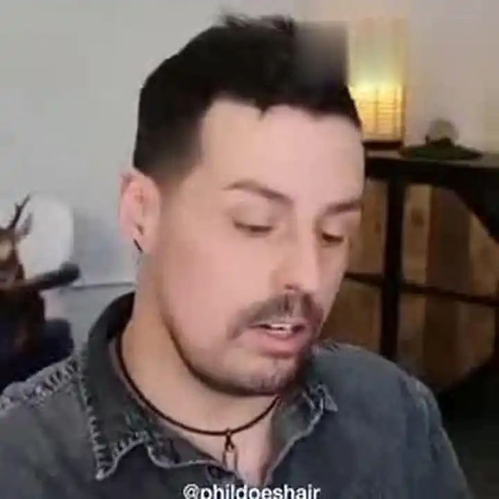 欧美男人常用的化妆品,喷一喷,头发和胡子变得更浓密
