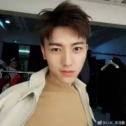 央视帅气男主播不输当红鲜肉
