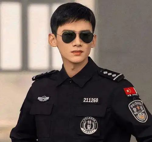最帅男星军装照,是杨洋还是白敬亭网友问到肖战去哪了
