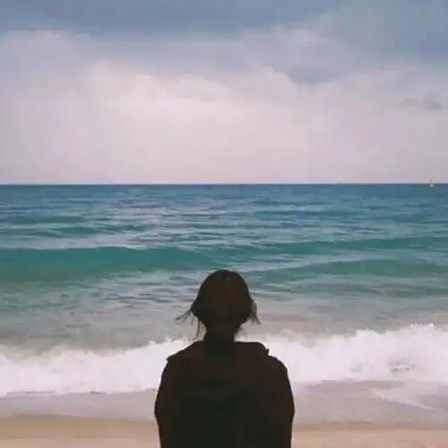 情侣头像有没有那种真人头像但是头是很模糊或者看不到的
