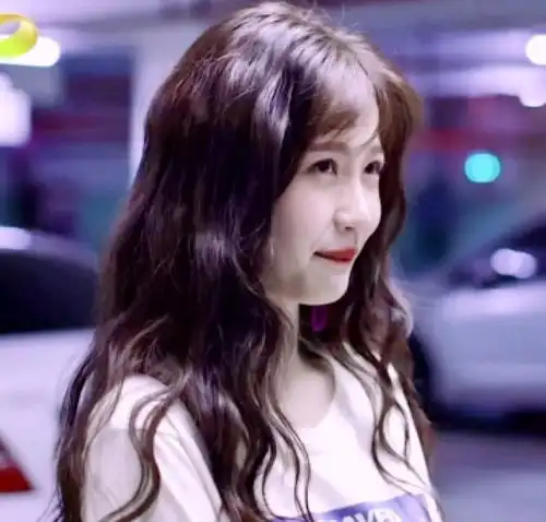 虞书欣壁纸头像明明早已百无禁忌偏偏你是第一百零一
