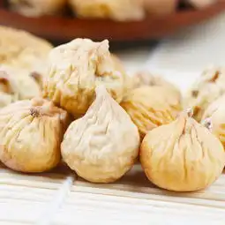 男人若是过50,尽量避开牛羊肉有条件多吃这,尽显年轻态
