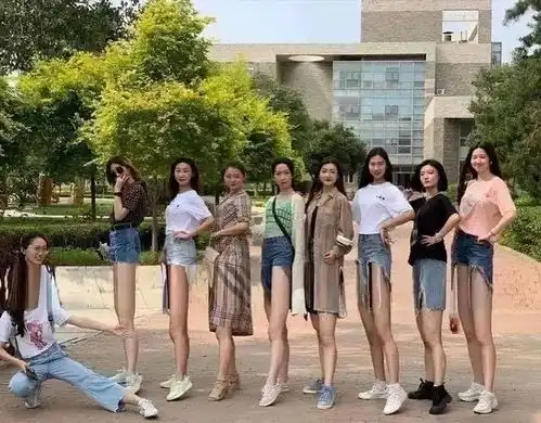 看了网上的长腿男神和女神,才发现自己被骗得有多惨
