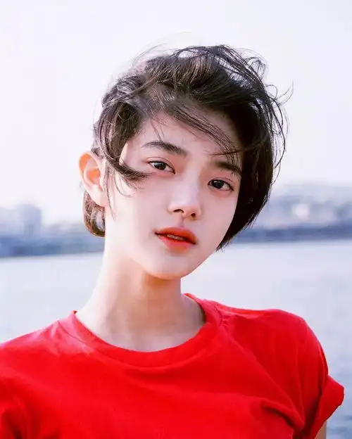 来自不同国家的ig摄影师,带你看尽少女的千姿百态
