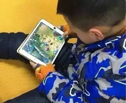 孩子常沉迷游戏,往往透露着这样的信号
