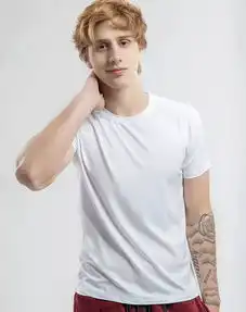 奥巴马全家都在穿不会脏的小白t,太百搭了
