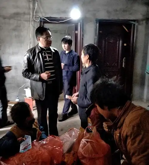 8年前,江西7岁男孩因酷似马云爆火,被包装成网红,如今怎么样了
