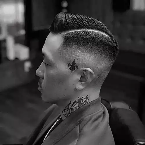 男发不论怎么剪,一定要试试两侧铲短二八分,绅士有型不落伍
