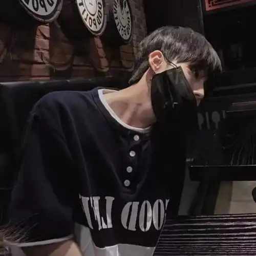 男生头像我要载满阳光奔向你
