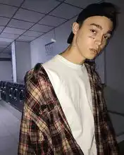 学生也可以潮爆花最少的钱做最靓的仔
