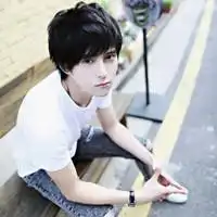 求一张穿白衬衣的男头
