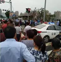 泰州河边一18岁男孩落水,打捞上岸后已无生命体征,落水原因竟是...
