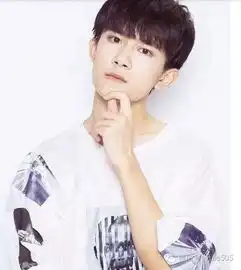 易烊千玺近照帅出新高度网友十个杨洋都比不上
