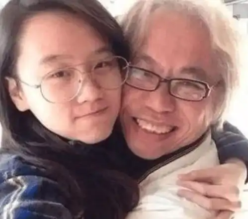 爆73岁张纪中再当爹,42岁老婆喜提三胎,这也太炸裂了...
