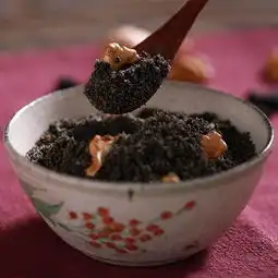 上了年纪的男人,经常吃这几种食物,能滋补肝肾益精明目
