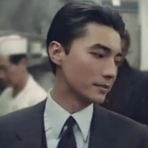 亚洲第一美男尊龙到底有多帅旧照堪称盛世美颜,难怪林青霞如此痴迷他
