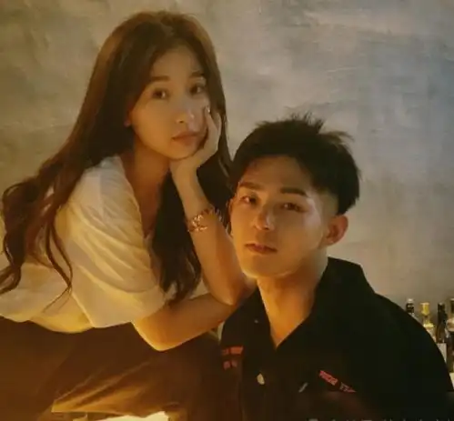 唯一能和虞书欣密切接触的男生,看清照片,小说有了男主脸
